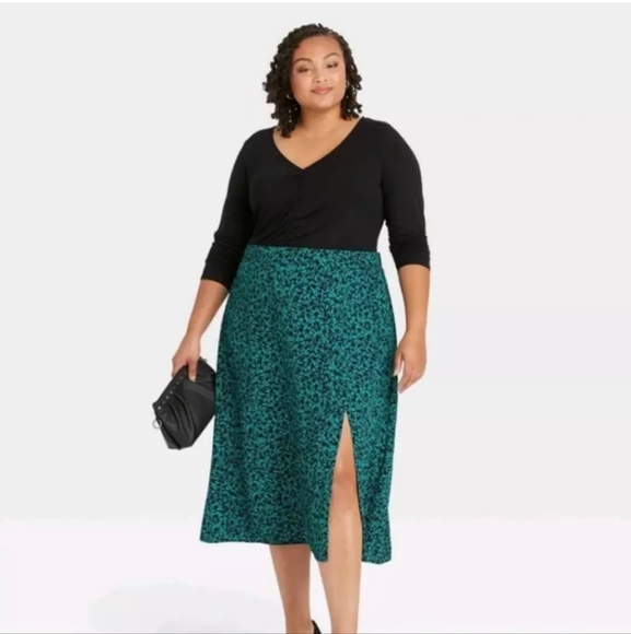 Ava & Viva Long Sleeve V-Neck Ruched Front Top Black Sz 4x NWT - Picture 3 of 5